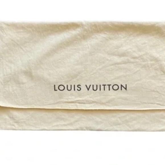 Louis Vuitton Handbags - 🎁 Louis Vuitton duster bag